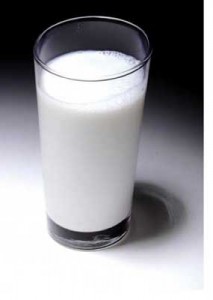 glass of milk Dreamstime.com fewer dental cavities